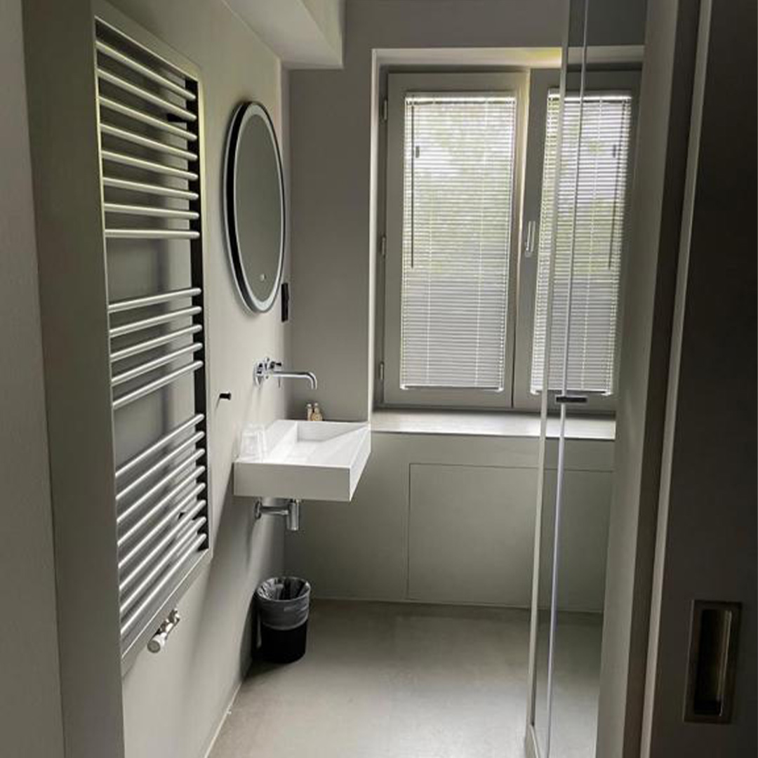 View of a sink and radiator in Walthers at Goetheplatz